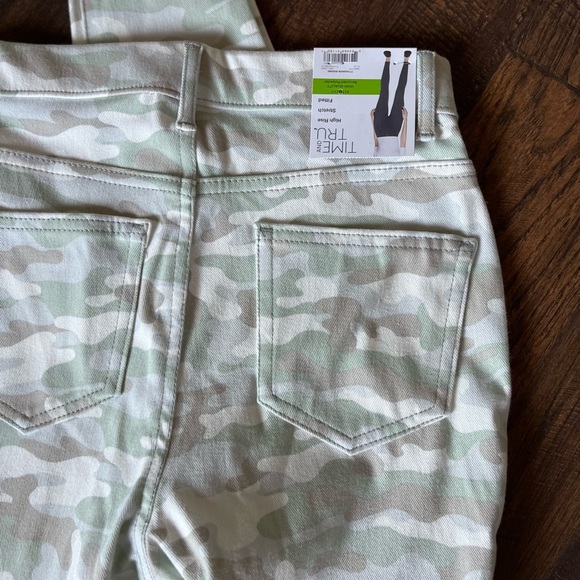 TT High Rise Stretch Fitted Gray Camo Jegging Size XS (0-2) - Picture 9 of 11
